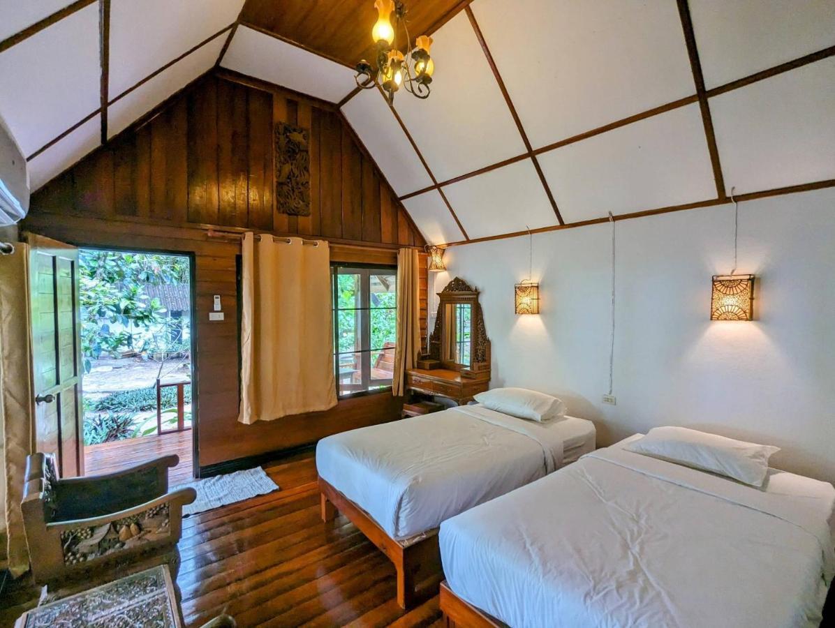Ziggy Stardust Hotell Koh Phayam Exteriör bild