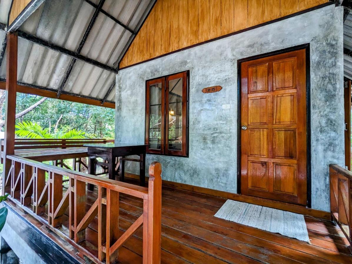 Ziggy Stardust Hotell Koh Phayam Exteriör bild