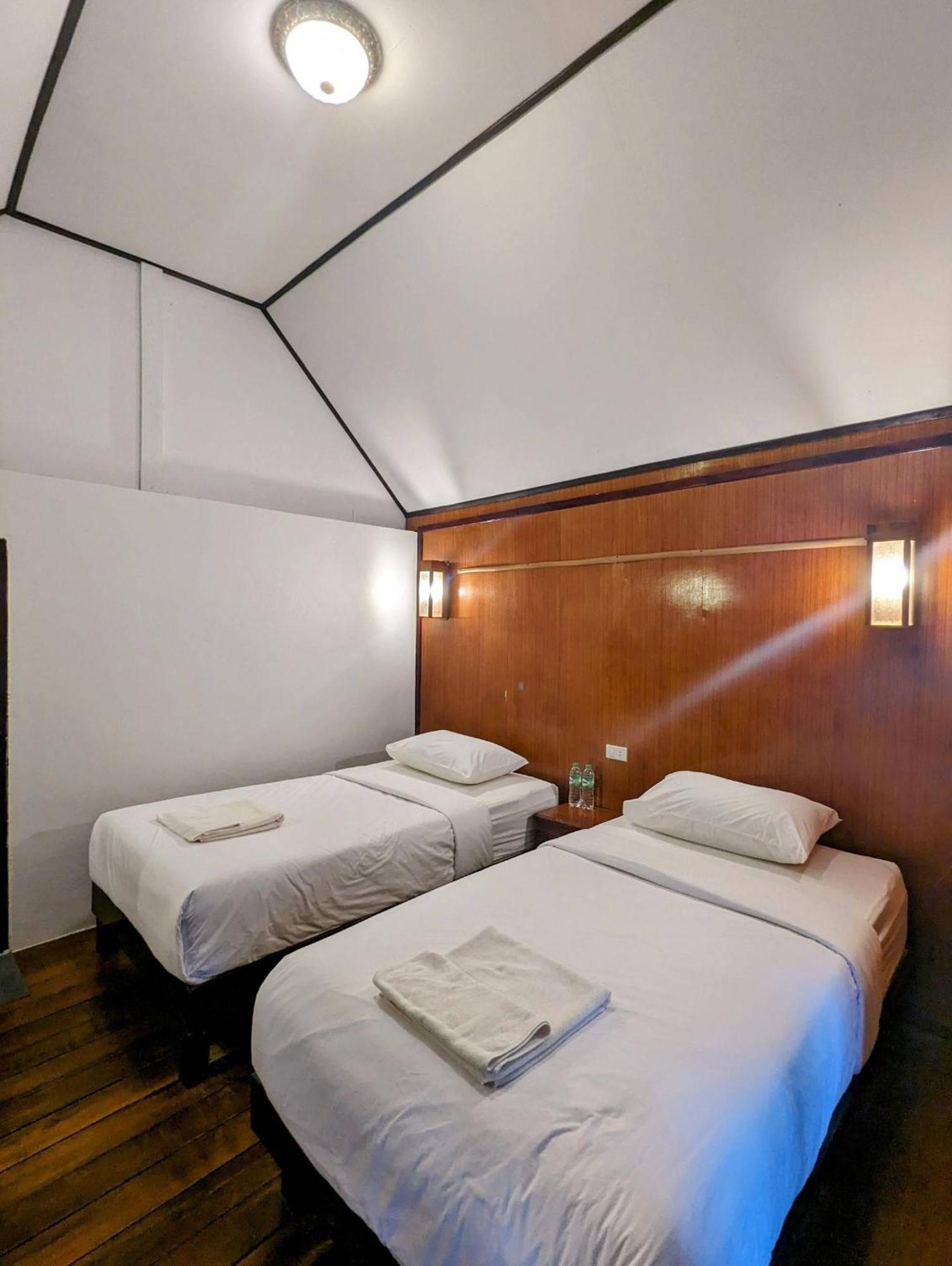 Ziggy Stardust Hotell Koh Phayam Exteriör bild