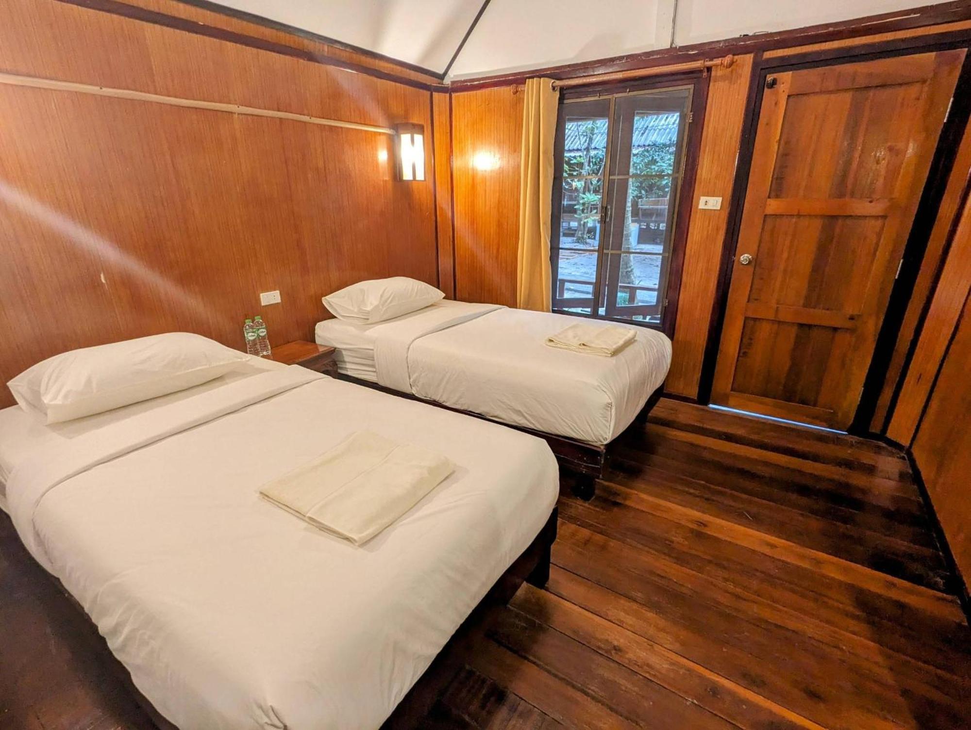 Ziggy Stardust Hotell Koh Phayam Exteriör bild